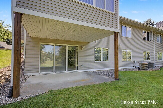Building Photo - 2107 Blue Bell Way