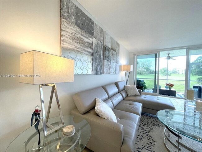 Building Photo - 2671 S Course Dr