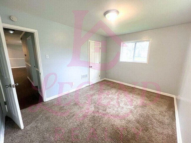 Building Photo - 1390 S Waterford Dr