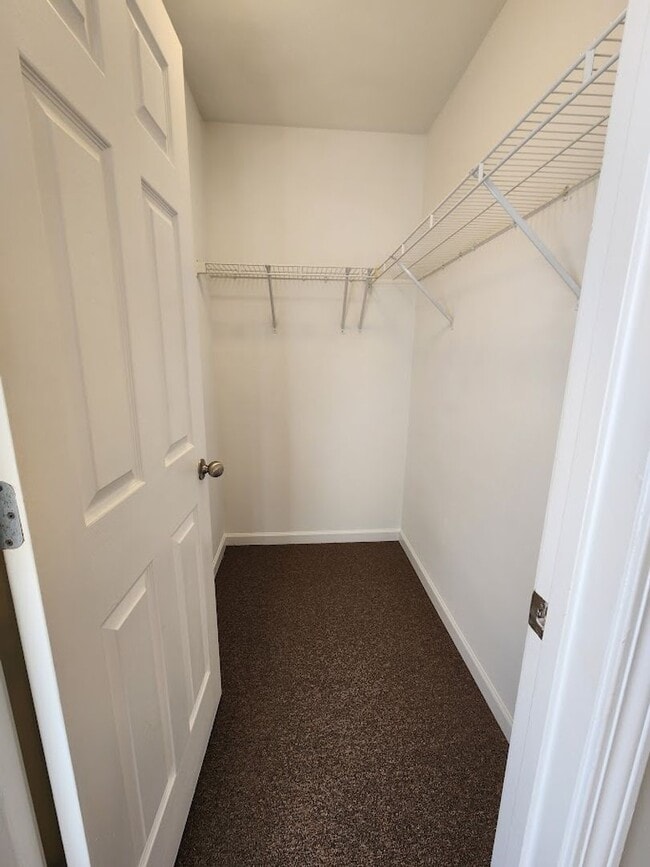 Building Photo - Goldfinch