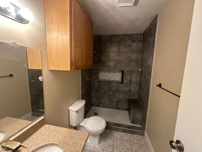 Building Photo - HERITAGE TOWNHOME