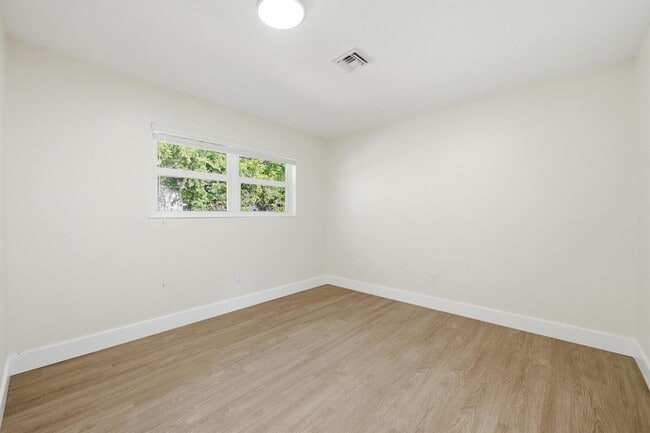 Building Photo - 351 Wickline Blvd