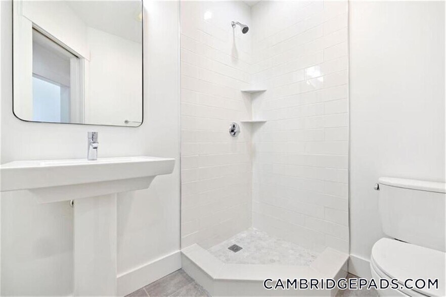 Building Photo - 406 Columbia St