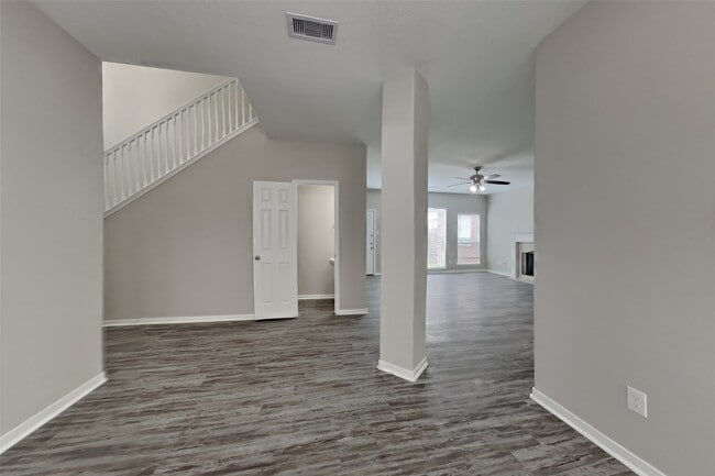 Building Photo - 19034 Village Maple Ct