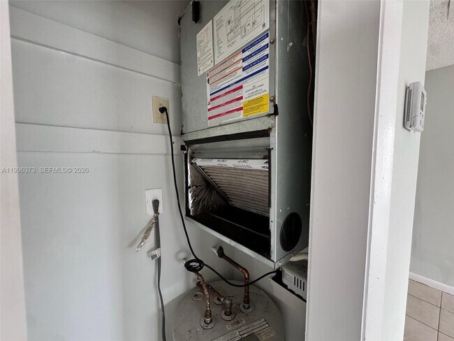 Building Photo - 990 Phippen Waiters Rd