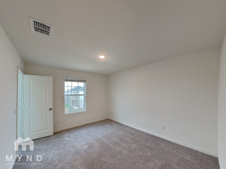 Building Photo - 14462 Palm Ridge