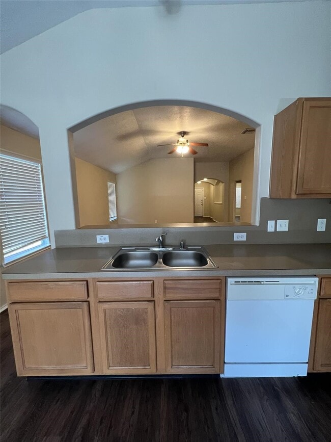 Building Photo - 1410 Greenwichwood Ln