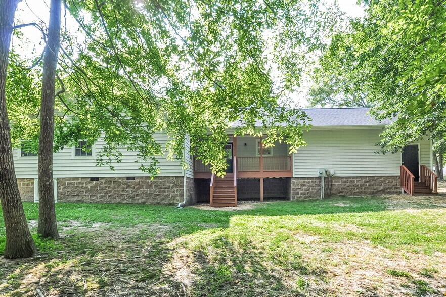 Building Photo - 901 Perry Howard Rd