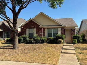 Building Photo - 8831 Holliday Ln