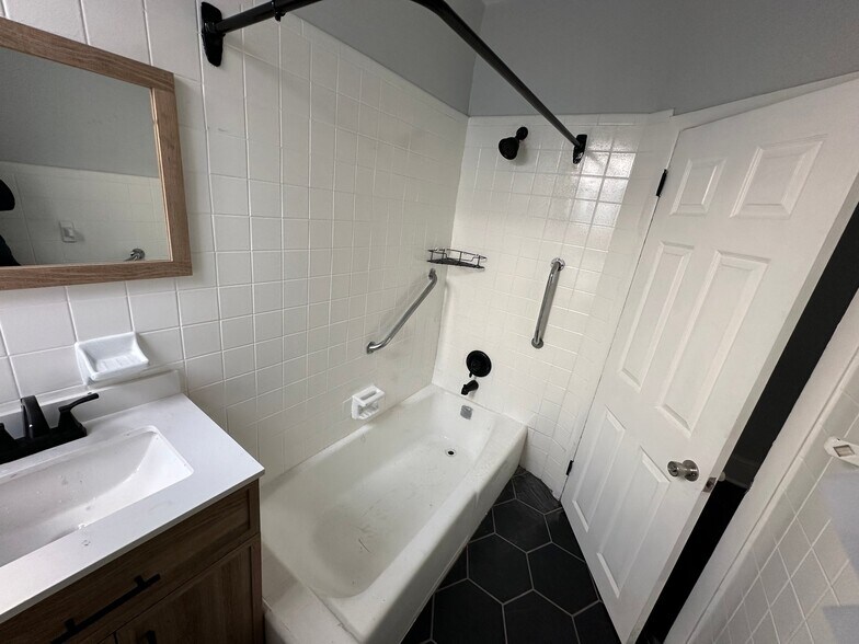 Building Photo - 1461 N Felton St