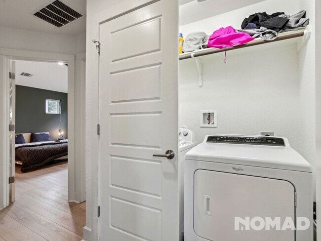 Building Photo - 2917 Bond Dr