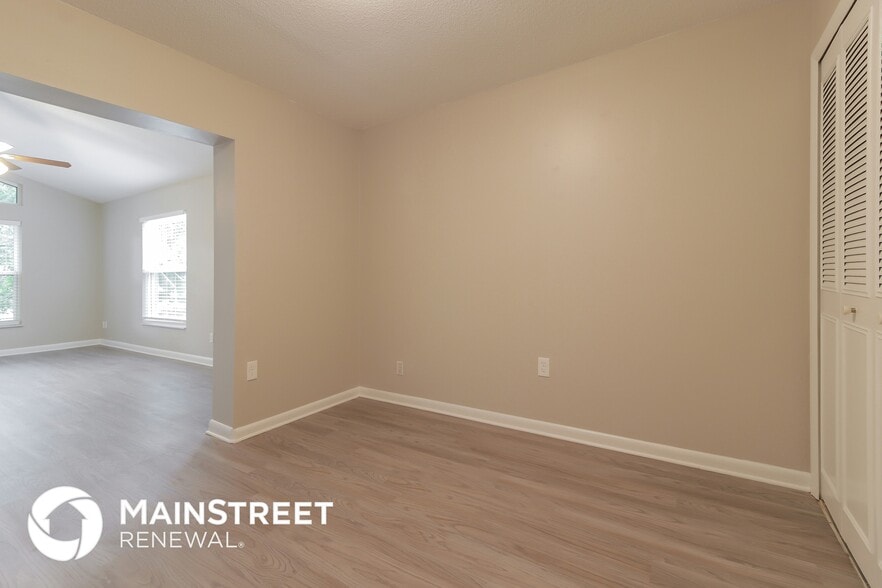 Building Photo - 1305 Ridgefield Ave