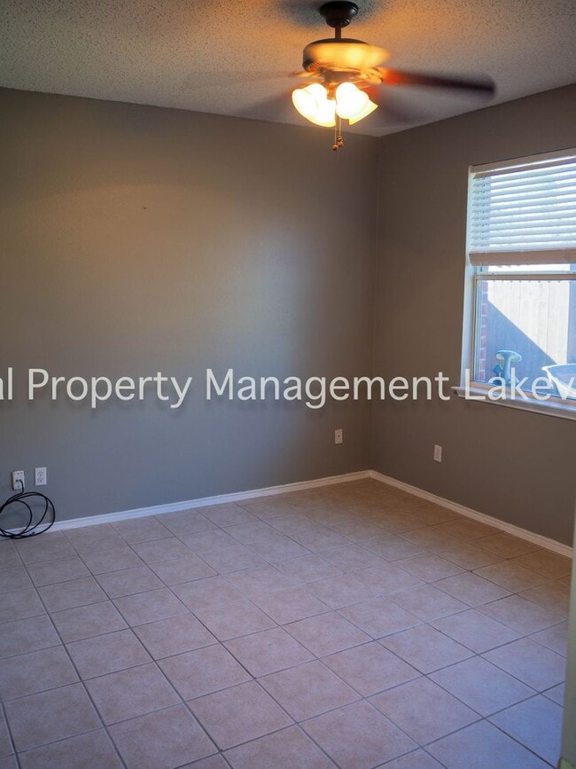 Building Photo - 7500 Waterside Pl