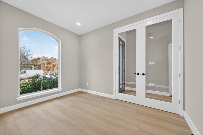 Building Photo - 161 Ginger Garlic Lp