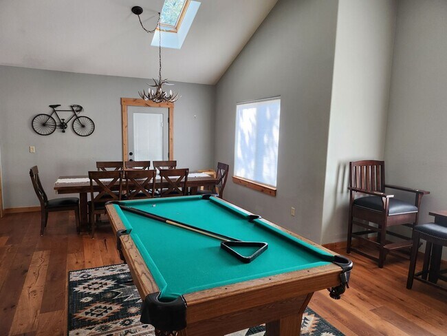 Building Photo - Seasonal Rental - Available through April 30, 2026