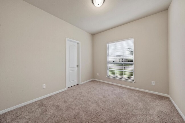 Building Photo - 7445 Gdn Gln Dr