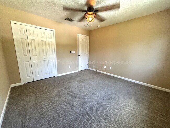 Building Photo - 381 E Sandpiper St