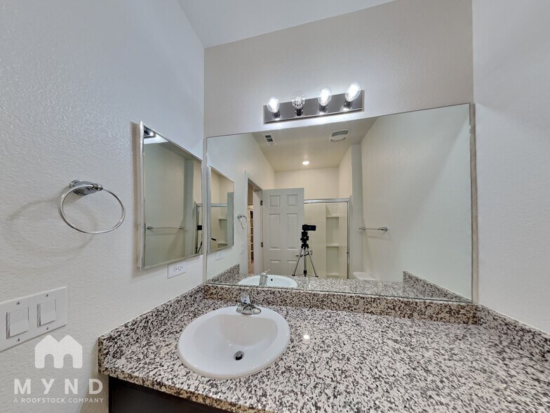 Building Photo - 2988 Silver River Ln