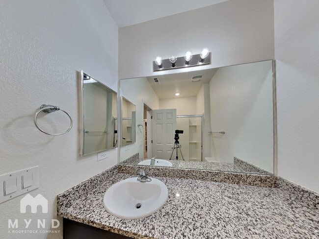 Building Photo - 2988 Silver River Ln