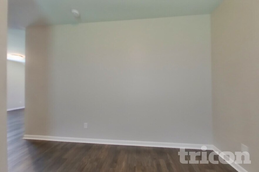 Building Photo - 1035 Lonergan Cir