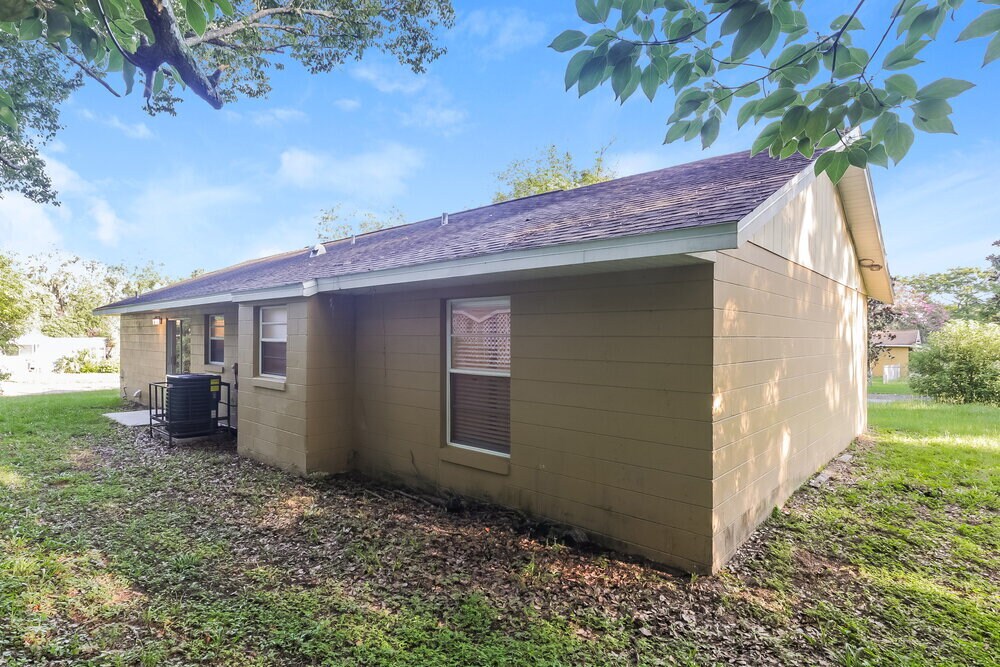 Building Photo - 37340 Carter Ave