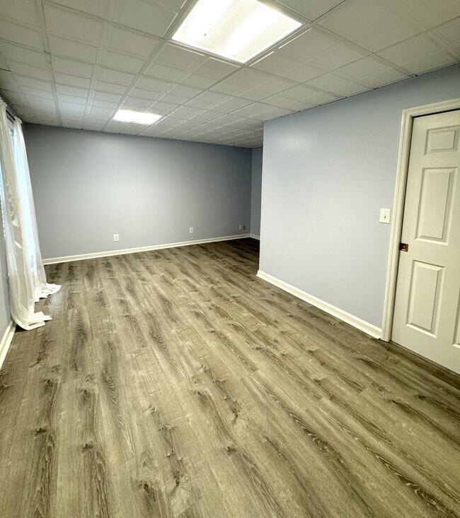 Building Photo - 125 Witheridge Dr