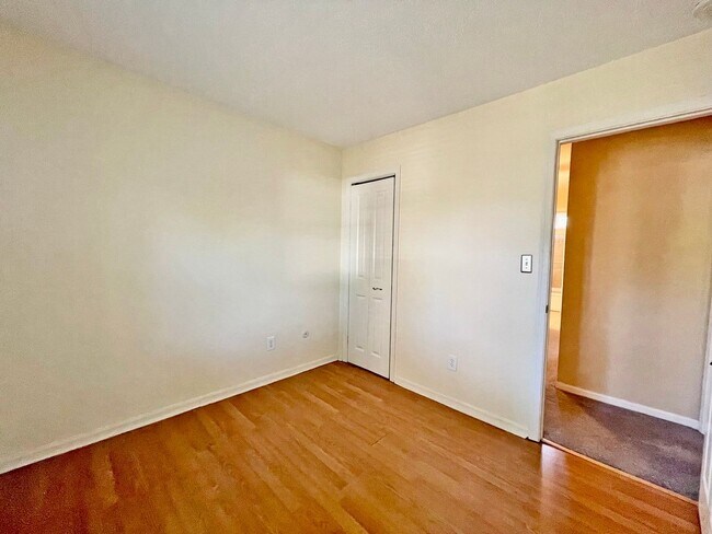 Building Photo - READY 11-07-25!! 3-Bedroom Townhome at the...