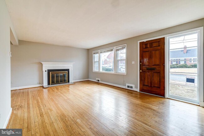 Building Photo - 2809 Pierpont St