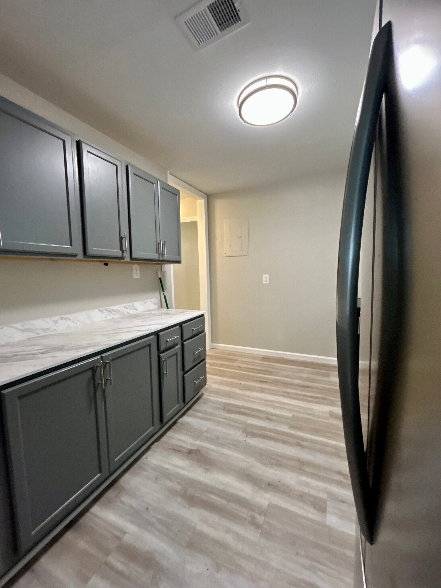 Top and Bottom Kitchen Cabinetry - 1003 W 46th St
