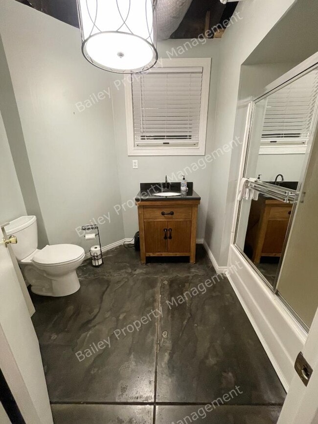 Building Photo - 1458 Cherokee Rd