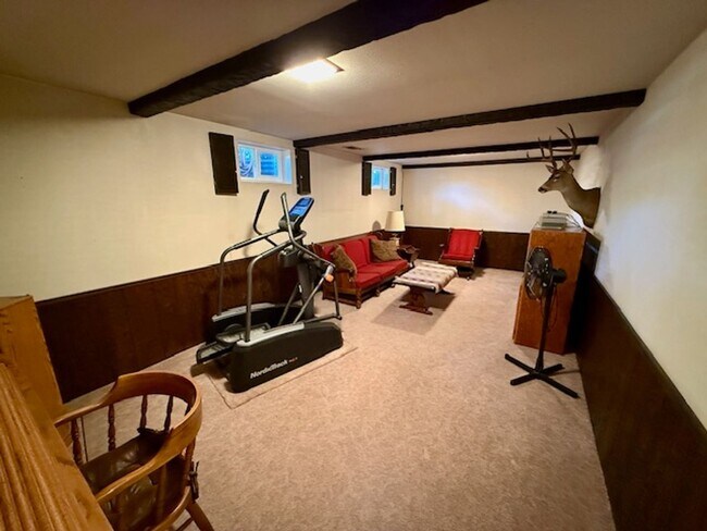 Building Photo - Unbelievable Lakewood Home