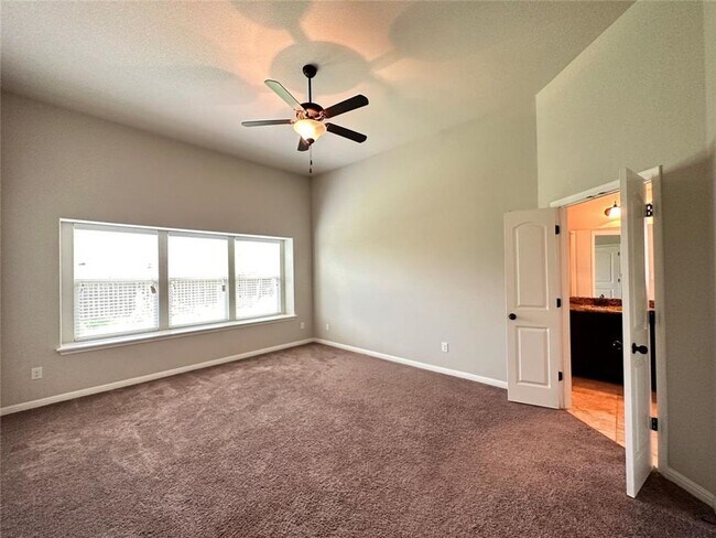 Building Photo - Round Rock Charmer!