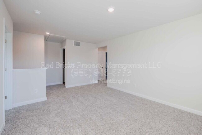 Building Photo - 11910 Silverheel Ln