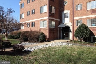 Building Photo - Wonderful studio condo in the heart of Old Town!!