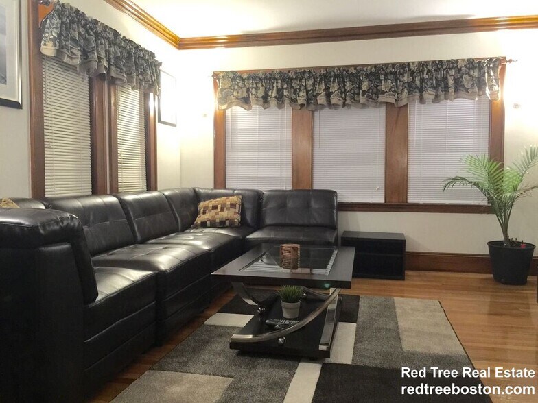 Building Photo - 33 Pershing Rd