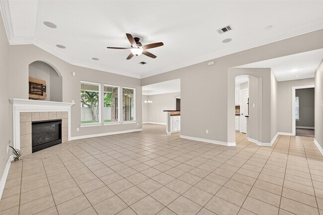 Building Photo - 127 Monterrey Rd W