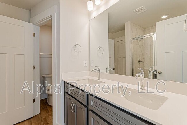 Building Photo - 302 Marston Ln
