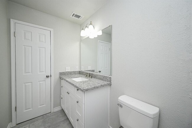 Building Photo - 6514 Kentwick Dr