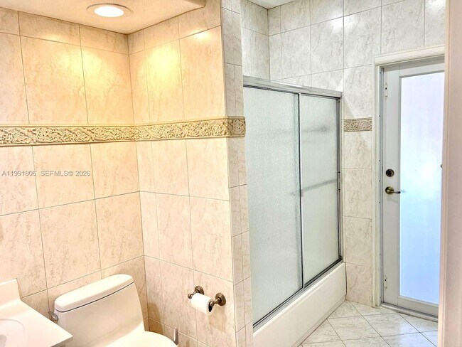 Building Photo - 8899 NW 176th Ln