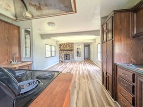 Building Photo - 107 Country Ln