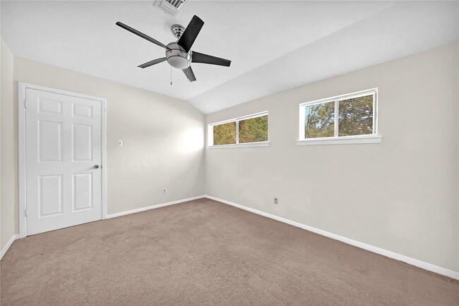Building Photo - 737 E Brown Ln