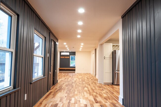 Building Photo - 3br/2bath Custom Remodeled Home Near Okemo