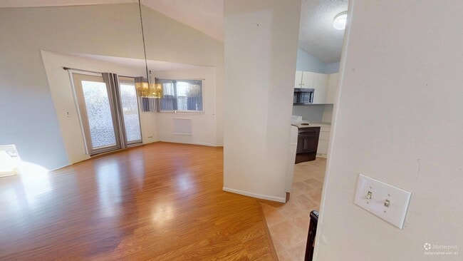 Building Photo - 700 W 1st St