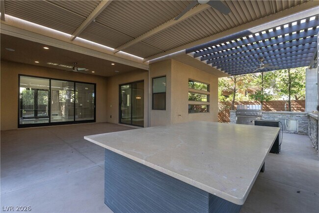 Building Photo - 86 Pristine Glen St