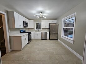 Building Photo - 8715 Ridge St