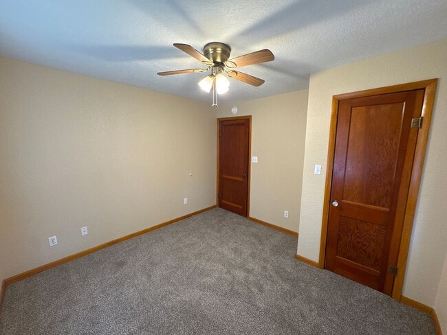 Building Photo - Cute 2 Bedroom Bungalow! $895