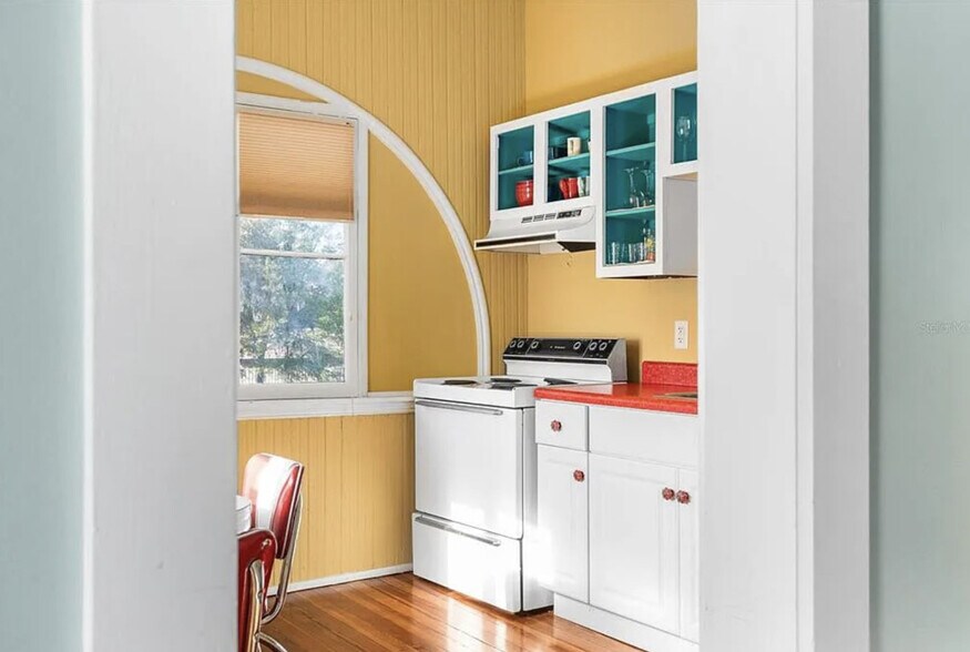 Building Photo - 205 SE 7th St