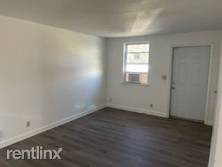 Building Photo - 2 br, 1 bath Duplex - 3702 Killam Ave B