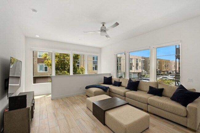 Building Photo - Light and Bright Home in Dana Point Near Doheny Beach!