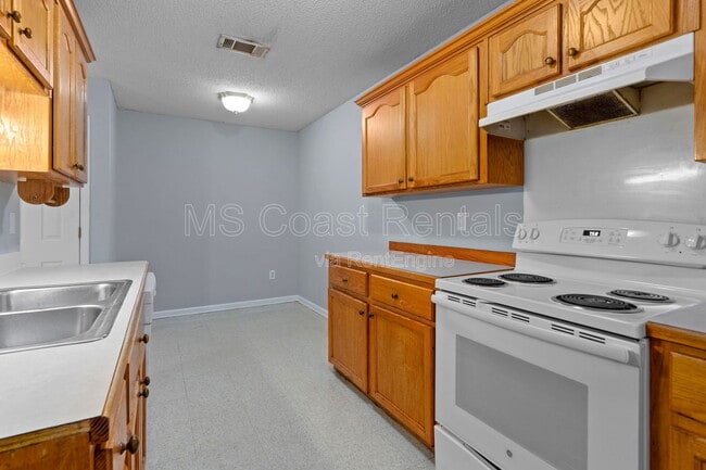 Building Photo - 2636 N 10th St